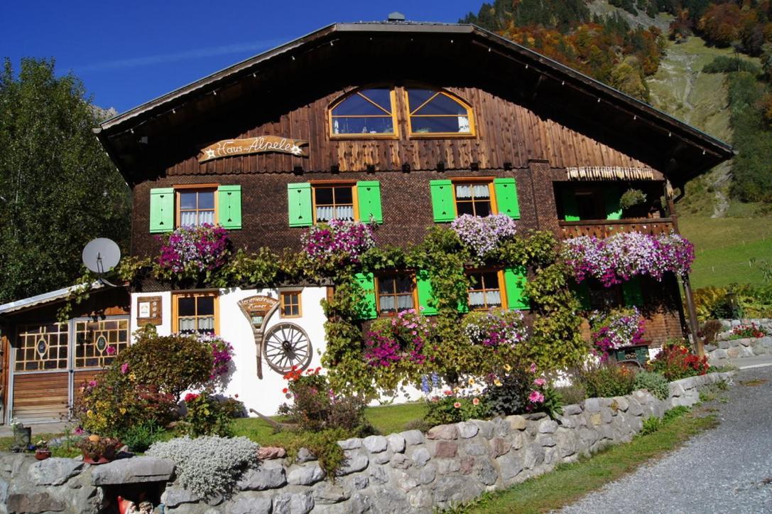 Haus Aelpele Apartment Klosterle am Arlberg Bagian luar foto